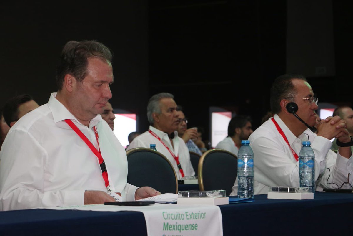 Como parte de las actividades del segundo día de la #ConvenciónCANACAR2023, el @circuito_mx presentó el panel internacional @the_iru “North America: Decarbonization, Digitalization and Driver’s Deficit”. 

Martín Rojas, Senior Advisor for Americas de la IRU, fungió como moderador