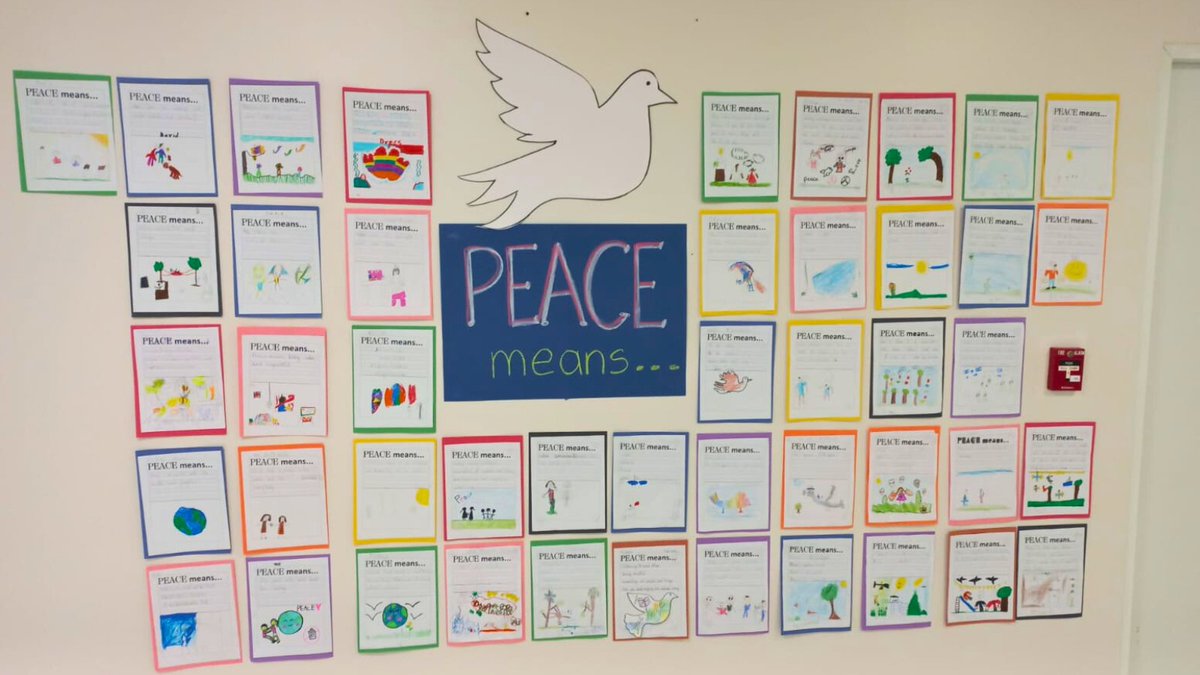 METSchoolPanama's tweet image. Celebrating International Day of Peace! #METStudents have put their creativity to work with amazing posters, dedicated to this year's theme: "Actions for Peace: Our Ambition for the #GlobalGoals."
Tell us, what brings calm to your life?👇
#METSchoolPanama #PeaceDay