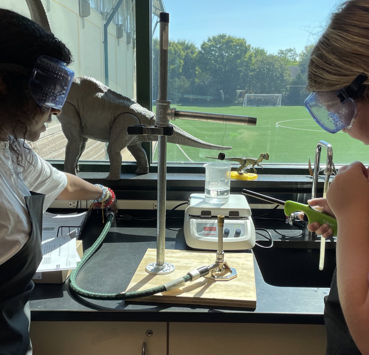 mattdkennedy's tweet photo. @MacArthur_DCPS is on 🔥! Pre-AP Chemistry students use Bunsen burners to conduct an investigation of various chemical properties. Hands-on investigations anchor our college preparatory science program in Mr Phillips class! https://t.co/sr8ywB6GwS