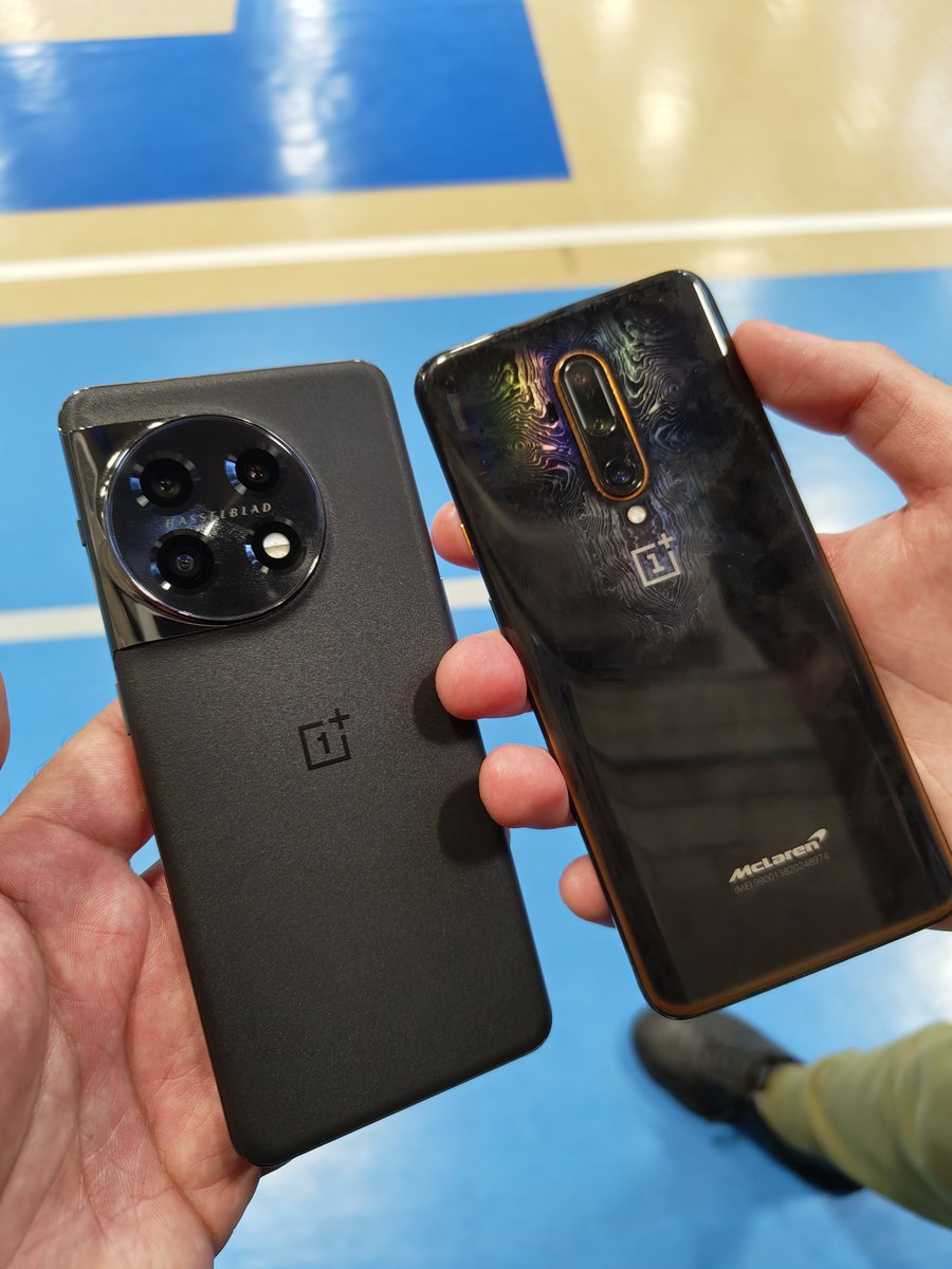 Antonio_Luis's tweet photo. Found someone in my college class rocking a McLaren OnePlus 7t Pro 🤩
@OnePlus_USA #OnePlus7TPro #TheLegend https://t.co/de5T9GS3mU