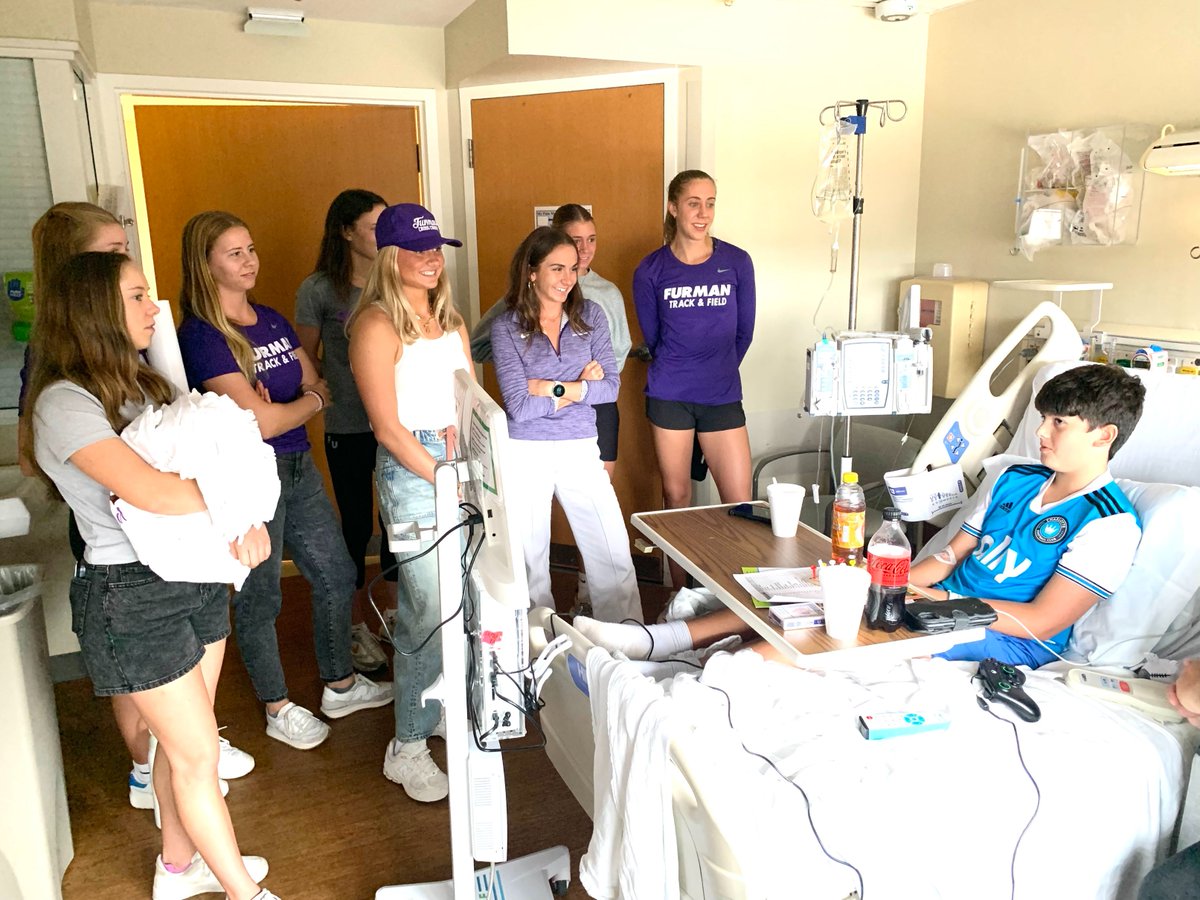 We had splits, handstands and races today with the @FurmanPaladins from @FurmanXC team. All sorts of great families and kids at @theprismahealth Children's Hospital. Thanks @FurmanU @RGary2 & @JDFurmanPaladin for your continued support of @ValiantPlayer