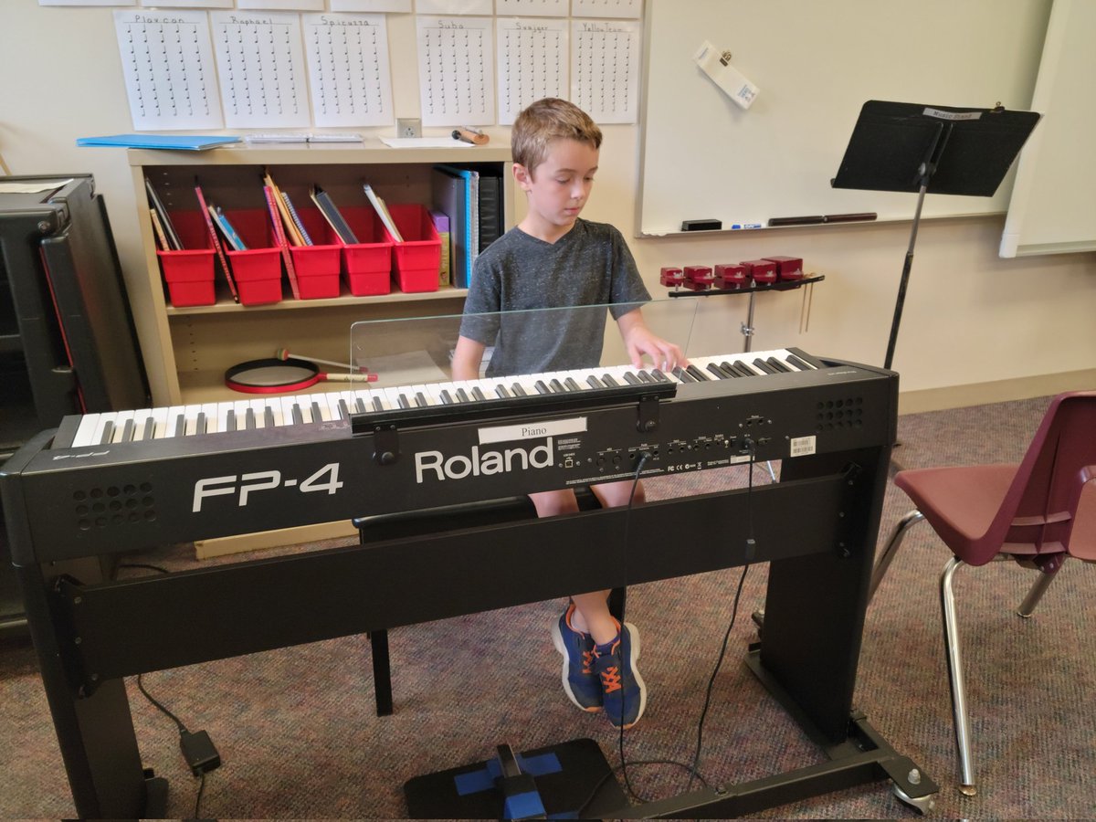 Timmons_Music's tweet photo. We enjoyed 2 student performances in Mrs. Spicuzza's music class today. https://t.co/z65RVkajBH