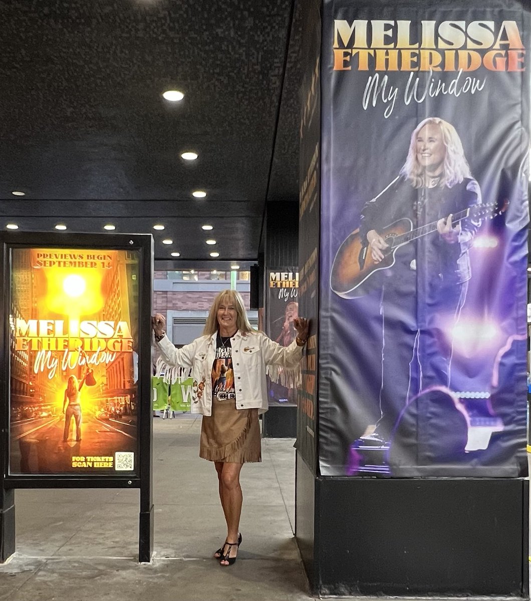 caryn_maroni's tweet photo. Dress Up Night #5 for #MyWindow Melissa ⁦@metheridge⁩ #OnBroadway Show 
#CircleInTheSquare Theatre 
#NYC 
#SimplyMagicalMusic https://t.co/W7xGQHK6Kn