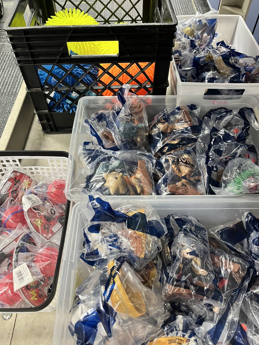 Today the Lexile Loot cart went to all Reading classrooms to discuss how students can reach their goals and earn something fun from the cart <a href="/EustisMiddle/">Eustis Middle School</a>. Big thank you to those who have donated to make this incentive program happen!