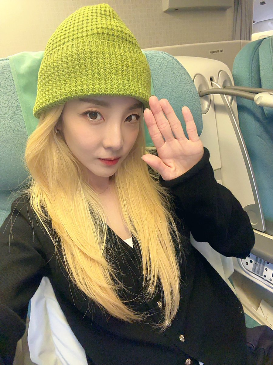 krungy21's tweet photo. Incheon ✈️ Manila 🇵🇭 
See you soon Bambam &amp; PH Aghases 😀🙏🏻 and of corz my Daralings 💘 
#BamBamAREA52inManila #TeamBamBam 🔥🔥🔥👊🏻 https://t.co/xBrWGAQi5C