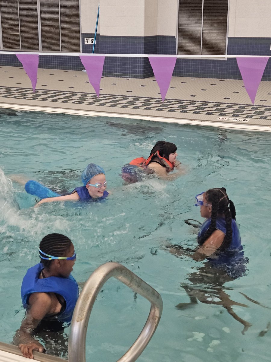 CHCPrinc_Renaud's tweet photo. Excited I got a chance to head over to LHC today and witness an awesome partnership with the #YMCA. Our students learned a ton about water safety and had a blast. Thanks LHC and @LHCWilson for the invite! @LisaMHeaton #wearewayne #CHCPride https://t.co/Ob7bV9xEvU