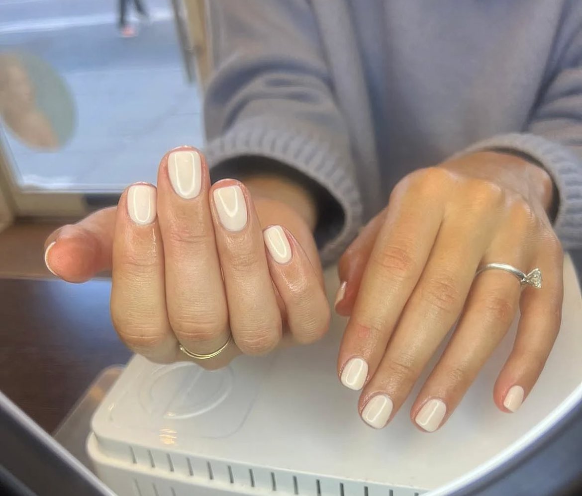 White ⚪️

#nailslondon #gelmanilondon #gelmanicure #shellacnails #shellacmani #camdentown #beautytreatmentslondon #manicurelondon #nailsinspo #nailsofinstagram #camden #spa #london #londonspas