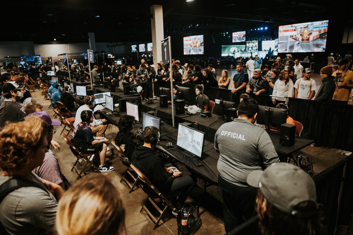 Heads up #HaloWC attendees - Side Tournaments are back on the menu!

Fans joining us onsite will have the chance to compete for cash in H2, H3, H5, and <a href="/Halo/">Halo</a> Infinite tournaments! 

More info will be shared at a later date.

📅 Oct 13-15
📍 Seattle, WA
🎟️ aka.ms/HaloWC23-Tix