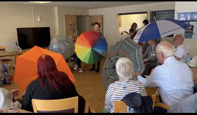 Today on #worldalzheimersday2023 we carried on sharing music, laughs and a cuppa at our groups. We reassured people who came for the first time and loved seeing them leave anxiety behind and laugh. We sang!
#musicanddementia #musicispoweful #musicmagic