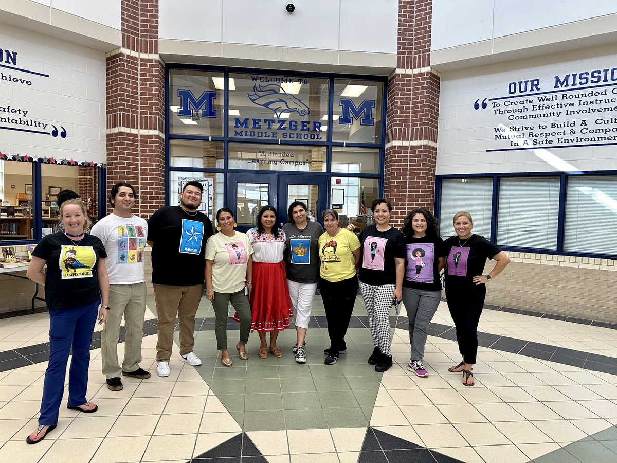 laniAP50's tweet photo. Metzger is having a great time with Spirit week for Hispanic heritage. Our kids are getting into the Spirit too! 👍🏻😊#Metzgerpride https://t.co/9Nz7z43Z3P