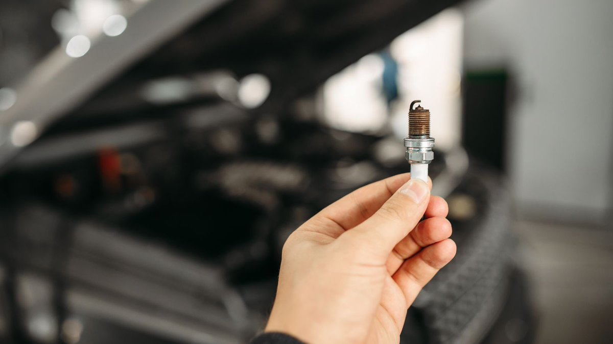 IofCG's tweet photo. How long do your spark plugs last?🤔

Spark plugs don’t wear out very quickly. 

You can typically get 80,000 miles on them before they need replacing. But if you notice any symptoms, it’s time to get your spark plugs checked out. https://t.co/Qpz6DpJB68