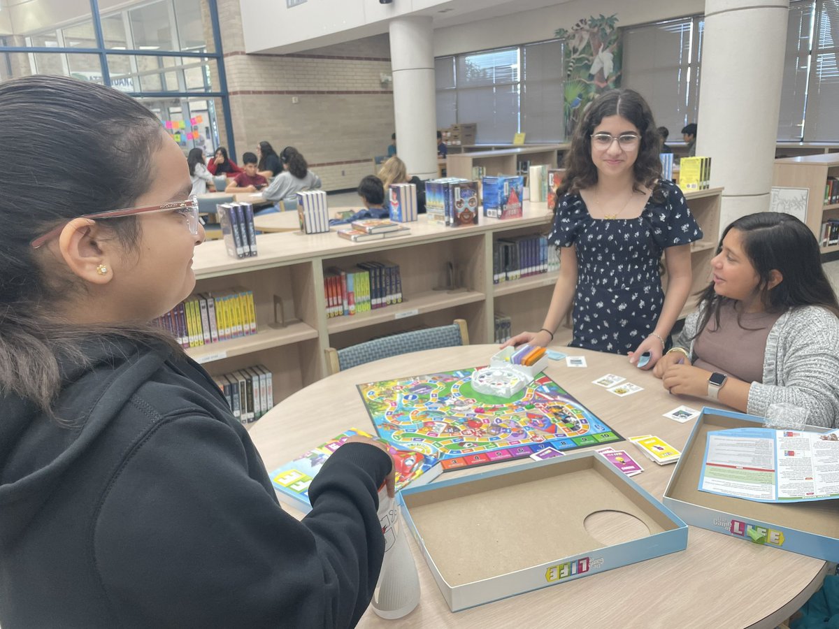 Delilah Sampson (@mssampsonreads) on Twitter photo The Gators in action playing board games in the library this morning #StartWithHelloWeek <a href="/MGMS_Gators/">Garcia Middle School</a> The Gators in action playing board games in the library this morning #StartWithHelloWeek <a href="/MGMS_Gators/">Garcia Middle School</a>