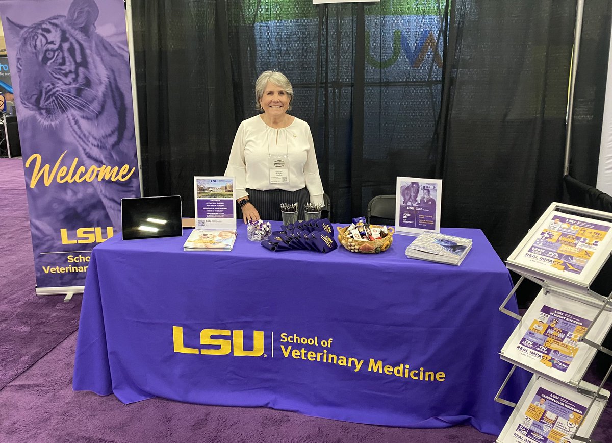 lsuvetmeddean's tweet photo. We’re up & running at #SWVS, San Antonio! Our wonderful Senior Director of Alumni Relations & Communication, Gretchen Morgan, is already meeting with alumni, including Drs. Christie McHughes & Blake Hackler, #SWVS board members. #LSU #LSUVetMed #BetteringLives #BringingTheWorldIn https://t.co/URlv78Yver