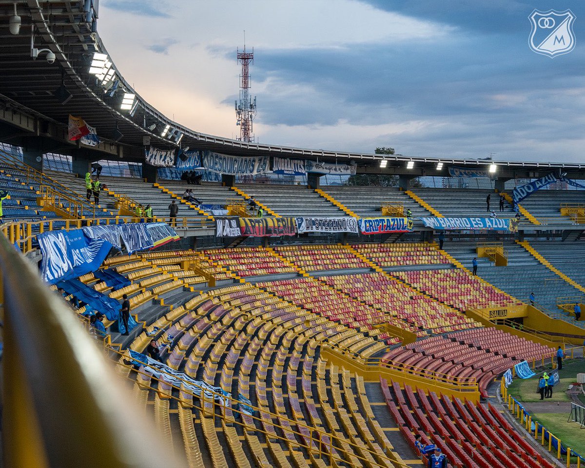 MillosFCoficial's tweet photo. Atardecer en casa 🤩🏟️⚽️💙🔥 https://t.co/ni8B43GAiz