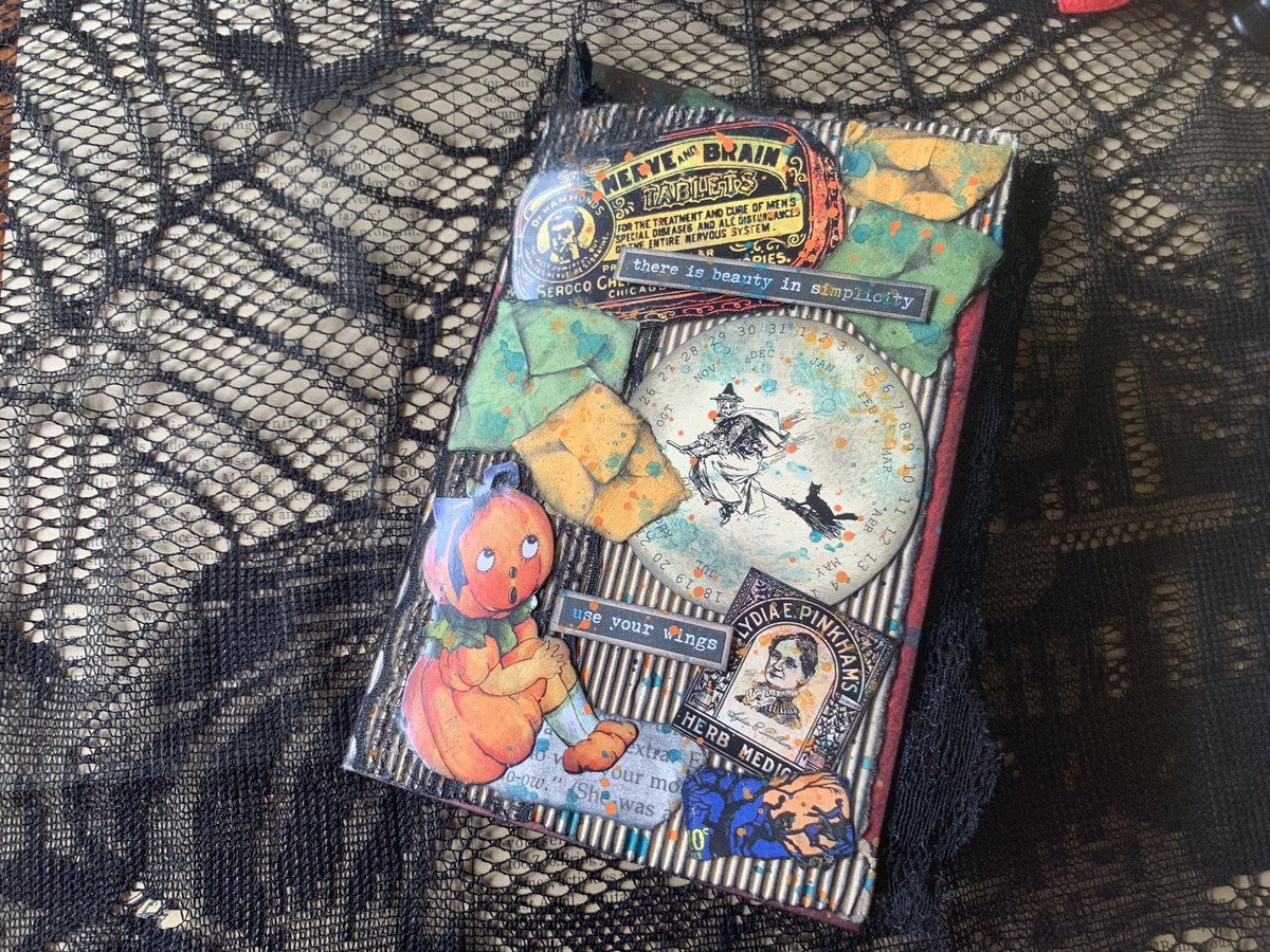 kokoronotane95's tweet photo. またもやHalloween journal🎃今回は可愛いハロウィンを意識してみたよ😆💗 #Halloweenjournal #Junkjournal #Halloween23 https://t.co/LGtB5eBlnY