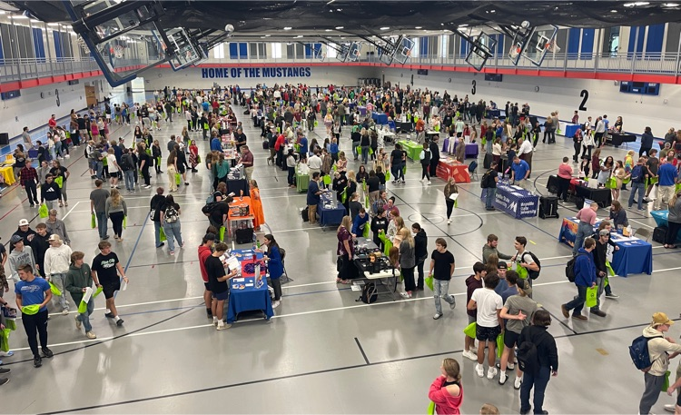 MoraElem's tweet photo. Mora HS and Pine Technical College hosted a college fair for area schools at Welia Center. An opportunity for students to connect with college representatives and explore opportunities. https://t.co/jGTAUsjDrm