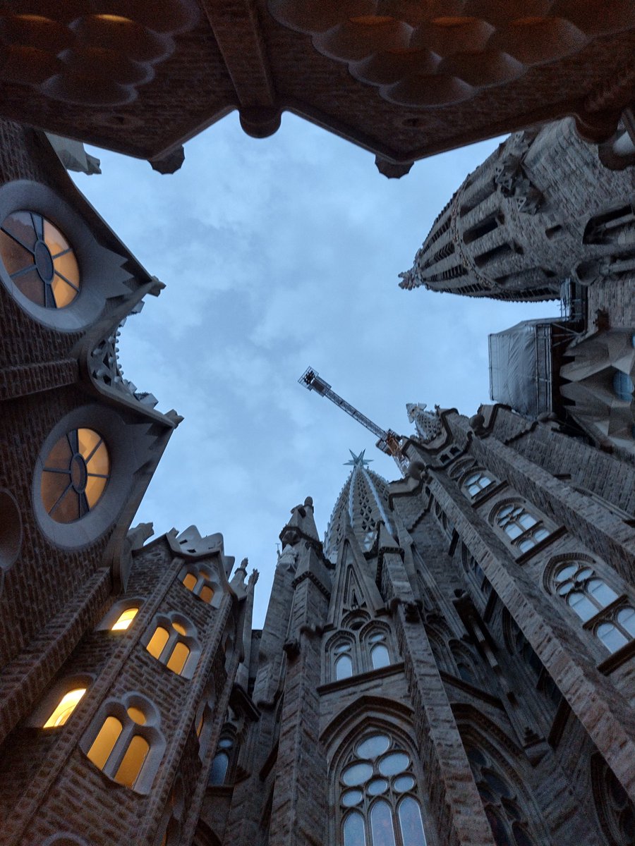paucacahuate's tweet image. Sagrada Familia, entrando a la #Cripta #Barcelona 🇪🇸