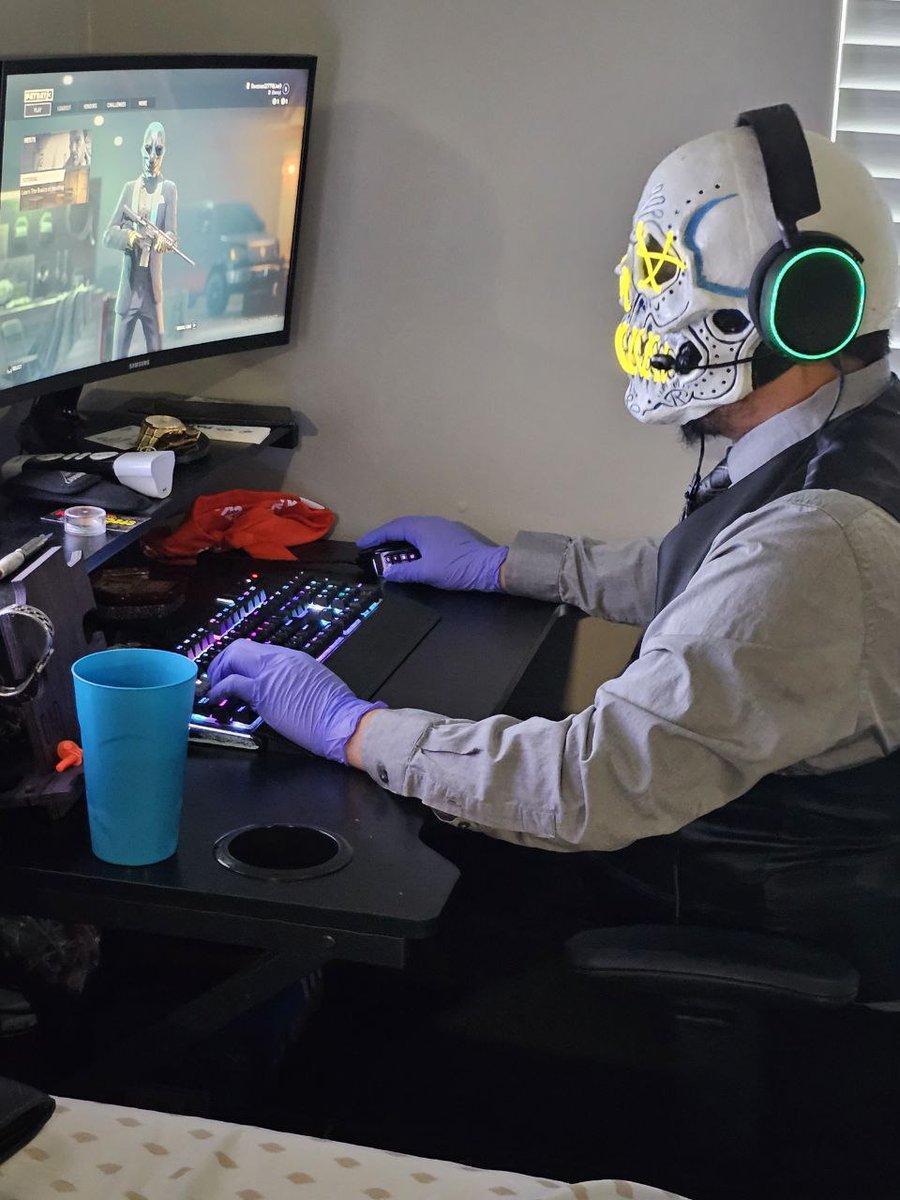 g_danzman22's tweet photo. Excited to play Payday 3 on stream for you guys! Come thru and watch me on twitch! 
https://t.co/tXyeLkg1Q6
#PAYDAY3  #TwitchStreamers #heist
#gamers https://t.co/j8mbiSB486