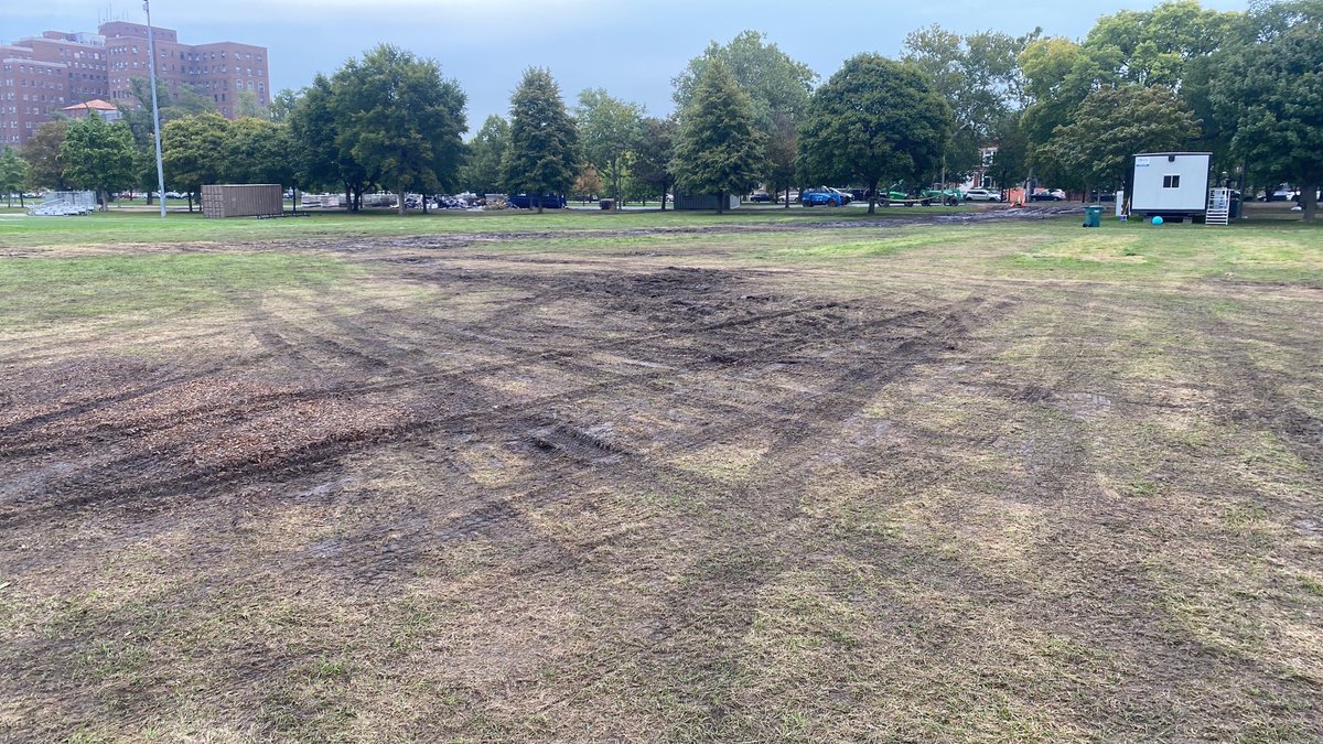 UneteLaVillita's tweet photo. This is the real #beyondthefest. A multimillion dollar company that calls itself “punk” with a cop recruitment booth that leaves behind a destroyed public park for a weekend party where the CEO has a “champagne room”. https://t.co/tmKGjxUggh