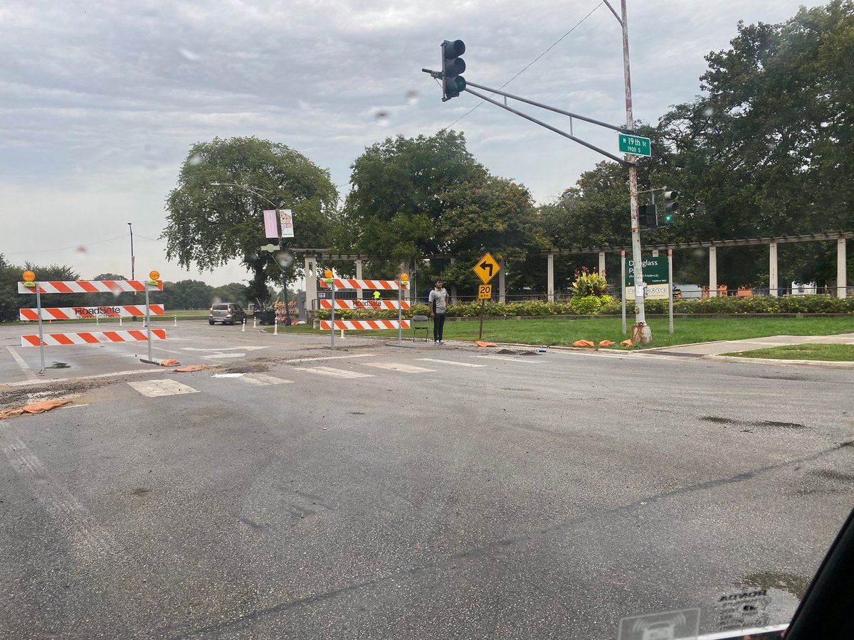UneteLaVillita's tweet photo. This is the real #beyondthefest. A multimillion dollar company that calls itself “punk” with a cop recruitment booth that leaves behind a destroyed public park for a weekend party where the CEO has a “champagne room”. https://t.co/tmKGjxUggh