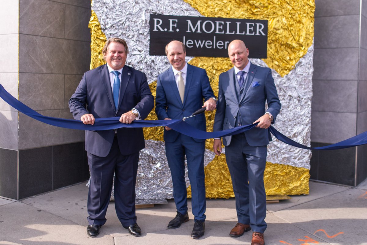 SPACC's tweet image. What an eventful day for St. Paul businesses! Today we celebrated Ribbon Cutting’s for both the unveiling of Comcast's Lift Zone and the revamping R.F. Moeller Jeweler! 

Congratulations on these amazing milestones! 👏

#ConnectingSTP