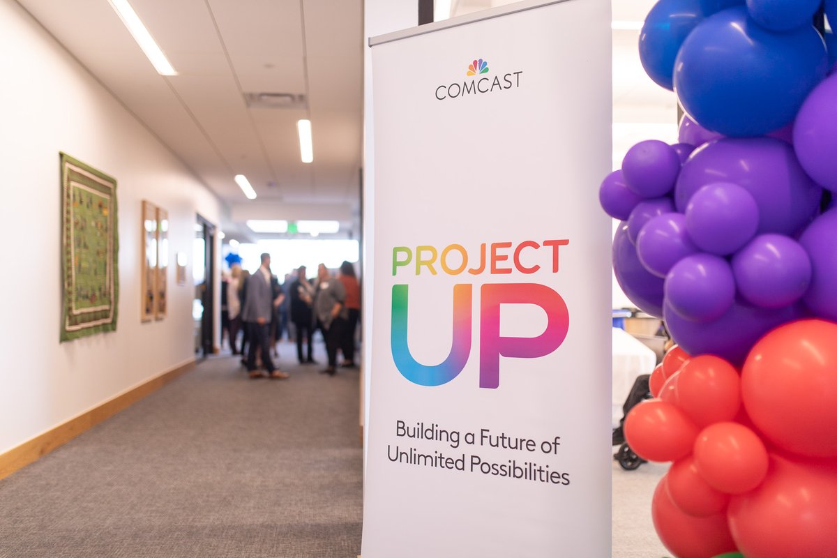 SPACC's tweet image. What an eventful day for St. Paul businesses! Today we celebrated Ribbon Cutting’s for both the unveiling of Comcast's Lift Zone and the revamping R.F. Moeller Jeweler! 

Congratulations on these amazing milestones! 👏

#ConnectingSTP