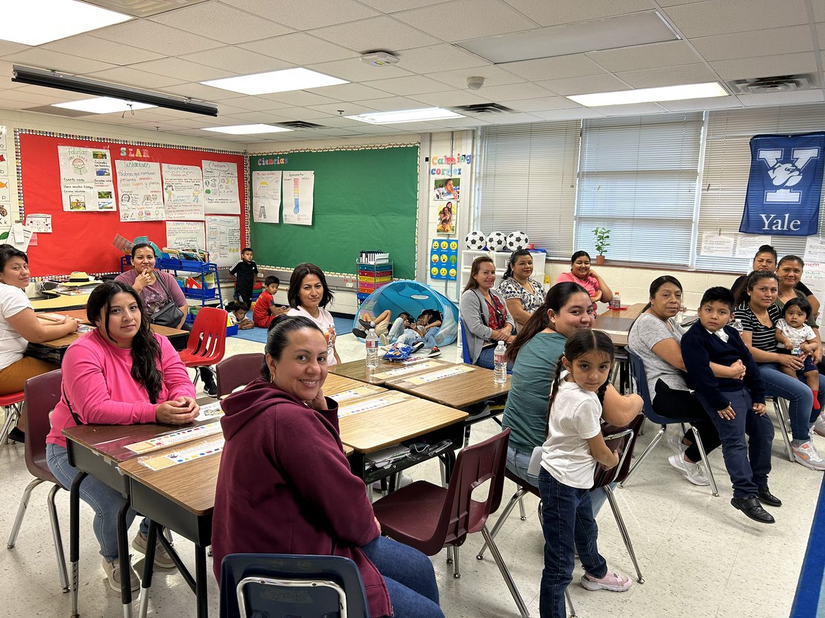Brendapg44's tweet photo. First parent workshop focused on Eureka, Amplify, AVID,and classroom and school expectations!📚
Primer taller para padres enfocado en Eureka, Amplify, AVID y las expectativas que tenemos en el salón y en la escuela📚
@BlantonBruins
#TeamworkMakesTheDreamWork #firstgradestrong https://t.co/p3kulbP3yh