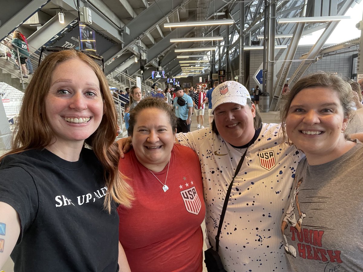 Co-hosts (plus @jessinthenati ) in the wild! 
#USARSA #USWNT