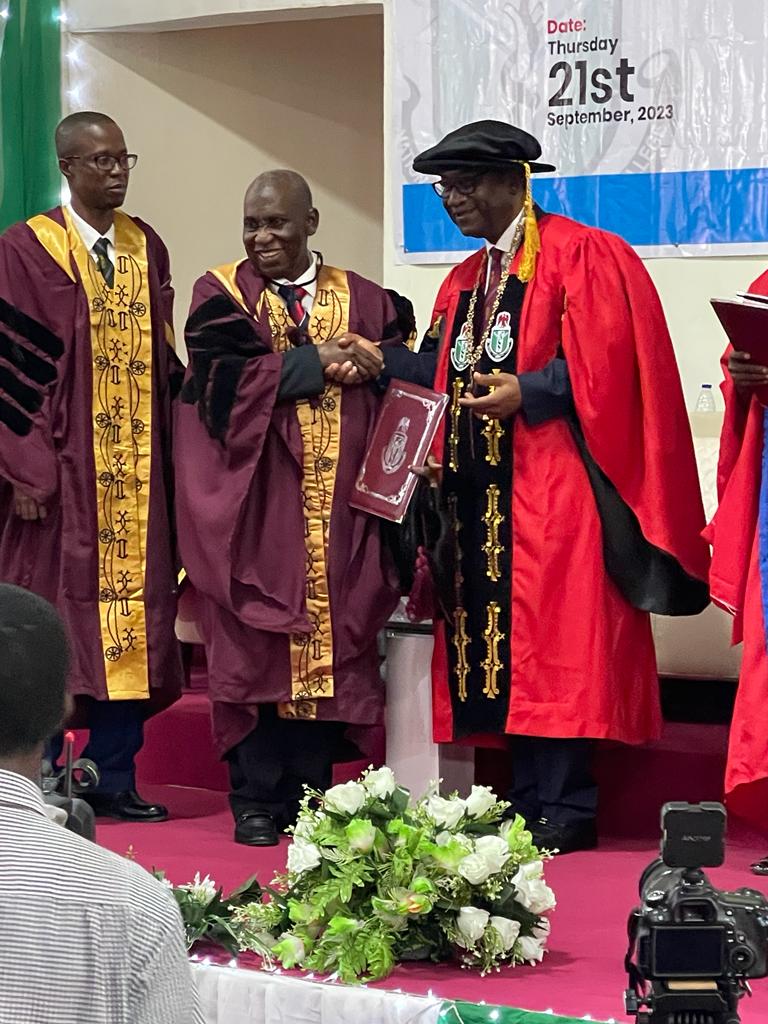 Congratulations to our father and Chief Imam of OAU Prof Sanusi Abefe on your award of the Doctor of Medicine (MD) of the National Postgraduate Medical College of Nigeria. May almighty Allah put Barokha in it (Aamin)...  🌹🌹🌹

#ileife #oau #mssn #mssoau #osun #university