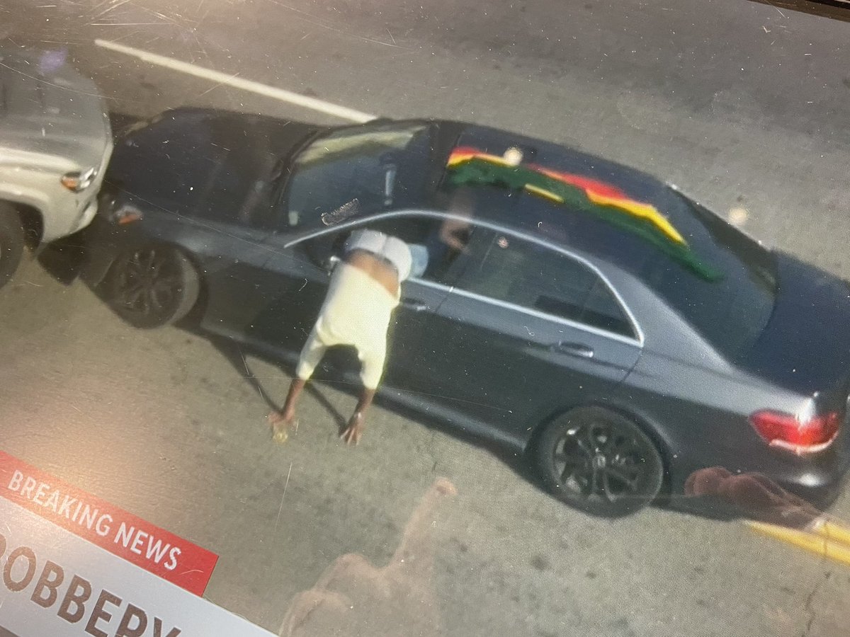 NewsJuan's tweet image. Did you see this ending?  Caught with his pants down… #kcal #pursuit