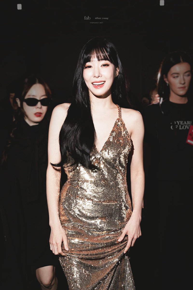19890801net's tweet photo. 230921 🖤

#TiffanyYoung  #티파니영 @tiffanyyoung  #TiffanyYoungxMoschino
#MoschinoSS24 #MFW #Moschino #MoschinoMuses #모스키노  #mfwss24 https://t.co/qc4Cb2ksYz