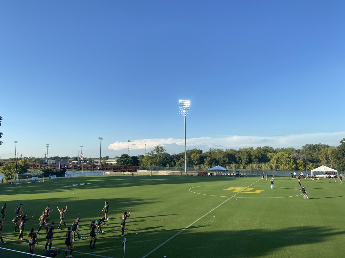 LincolnRose's tweet photo. Better @NCAASoccer backdrop… Provo Peak 🏔️  or Brazos River 🌊?

We’ve got #6 @byusoccer_w vs. @BaylorFutbol in 30 minutes. Join me, @AllyAshkinos, and our #Big12Now/ESPN+ crew in Waco. https://t.co/2qCqByehy4