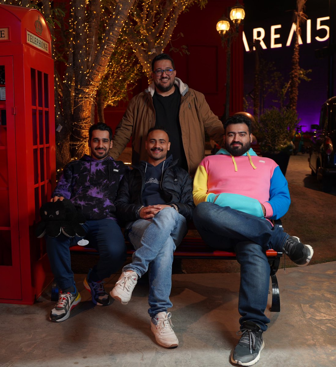 Hey you
How's the world look from way up there?
We miss you
Because you used to be
Glued to us so perfectly
Filling all the in-betweens
Now there's nothing there