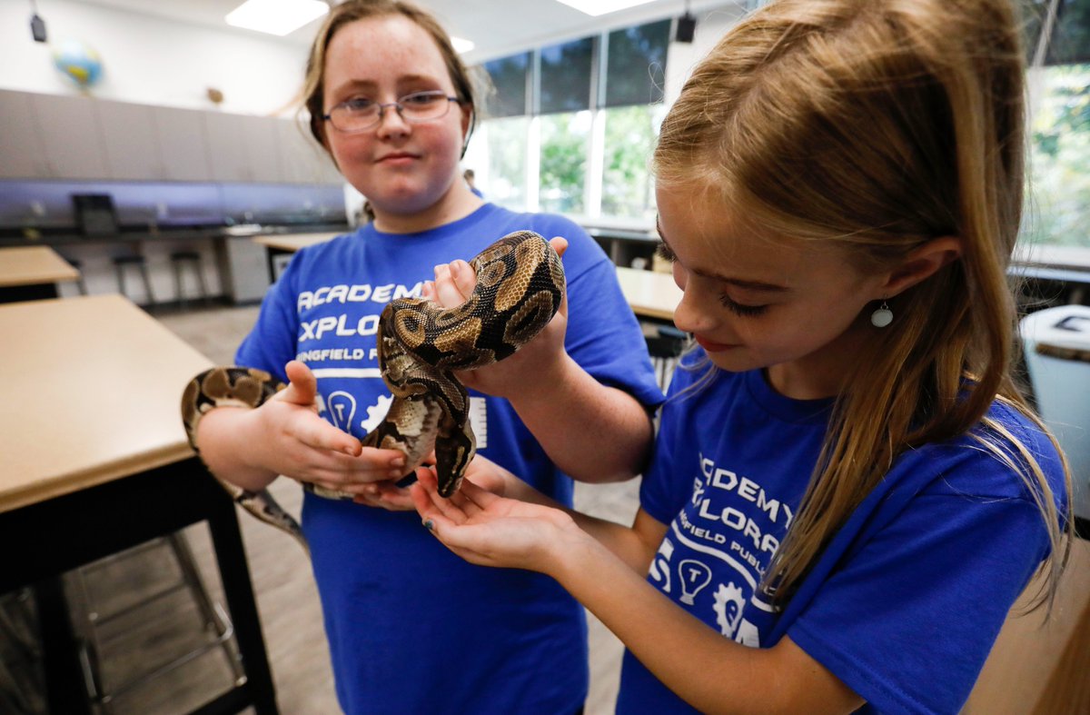NPapes's tweet photo. Students aren't the only ones moving into the new @AOESPS building. A snake and chinchilla will call the building home too! @officialSPS unveiled the new building Thursday night. https://t.co/ma9juAJigb