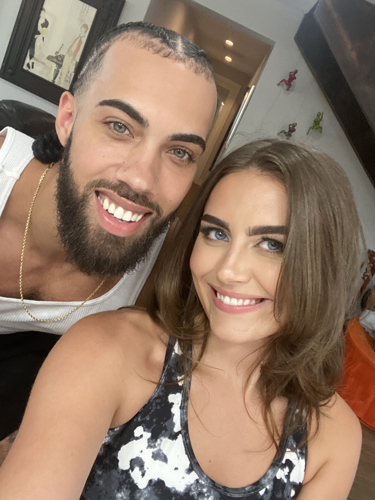 1 pic. got a quick workout in today with @jamesangelxxx for @mofosnetwork https://t.co/6j9NlijyhW