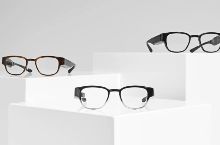 Alex_M_Ingram's tweet photo. definitely feeling some @focalsbynorth (left) vibes in the new photography for the Amazon Alexa glasses (right) https://t.co/LGhSWIN4rK