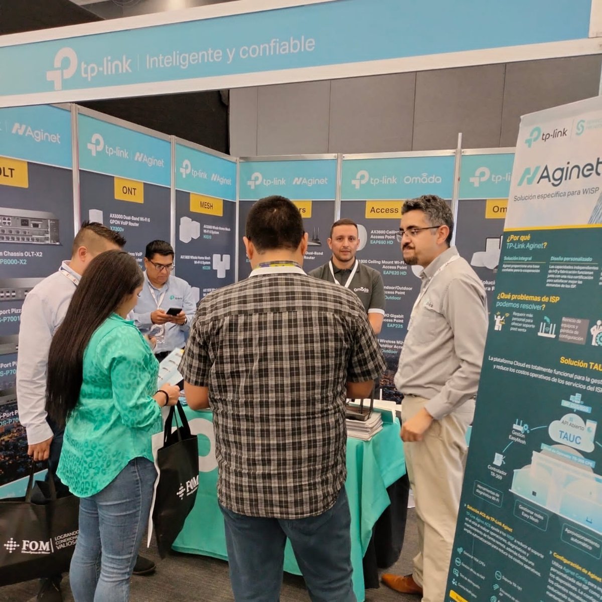 Descubre cómo la tecnología transforma la forma en que nos comunicamos y conectamos. 📞🌐

#tplink  #csmx2023