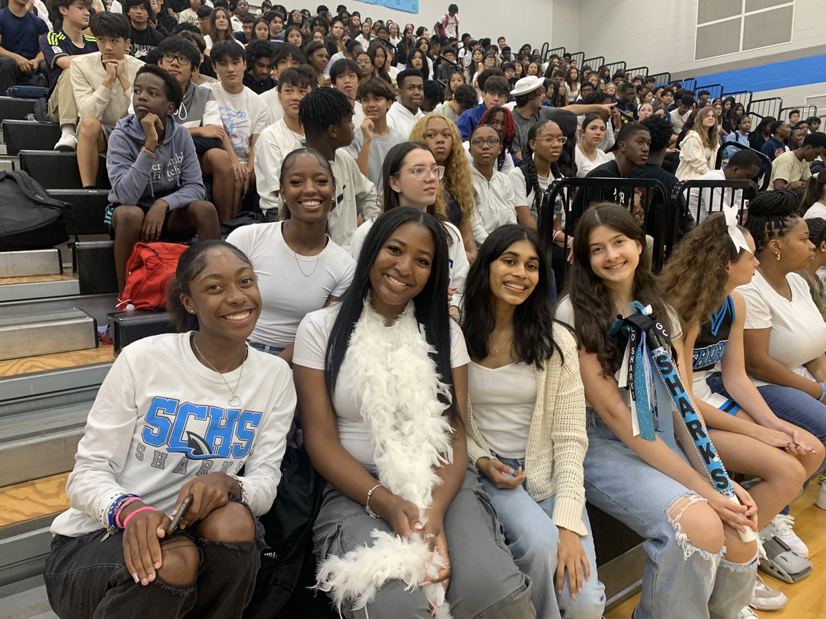 SharksSection's tweet image. Morning pep rally for tonight's football game: Shadow Creek Sharks vs
Pearland Oilers! Thank you to everyone who attended and showcased our school spirit with the theme, whiteout.