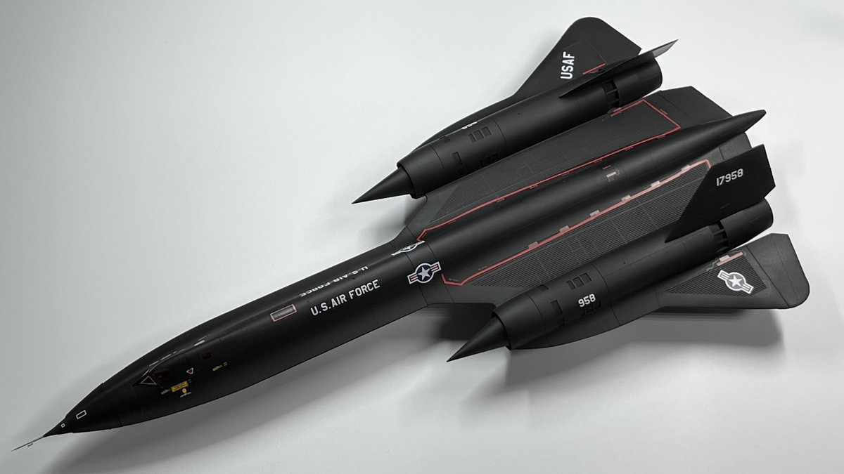 gnose19's tweet photo. ハセガワ 1:72 02425 
SR-71 (Absolute World Speed Record) https://t.co/bqcikijPdq