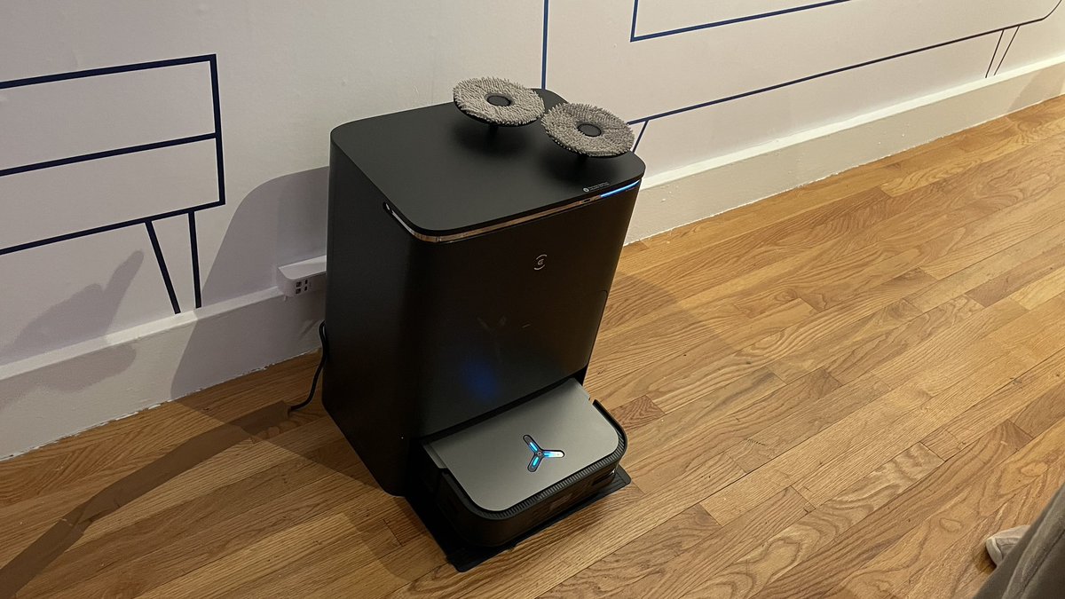 Andrea Smith (@andreasmith) on Twitter photo Hey New Yorkers! If you bring an older robot vacuum to the pop up store at the New York Bot Exchange this weekend, <a href="/ecovacsrobotics/">ECOVACS ROBOTICS</a> will give you a discount on the new Deebot X2 Omni robot mop/vacuum. And it looks pretty awesome. Hey New Yorkers! If you bring an older robot vacuum to the pop up store at the New York Bot Exchange this weekend, <a href="/ecovacsrobotics/">ECOVACS ROBOTICS</a> will give you a discount on the new Deebot X2 Omni robot mop/vacuum. And it looks pretty awesome.