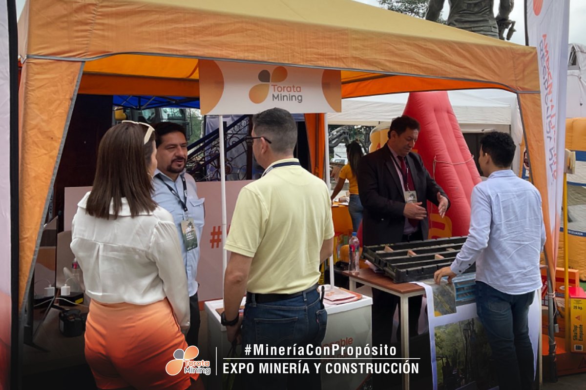 Culminamos el primer día de la #ExpoMineríaYConstrucción. Gracias a la participación de nuestro equipo, tuvimos la oportunidad de mostrar mucho más del proyecto #ElGuayabo, código 225, y la importancia de la minería legal y responsable para el desarrollo del #Ecuador.
#Minería