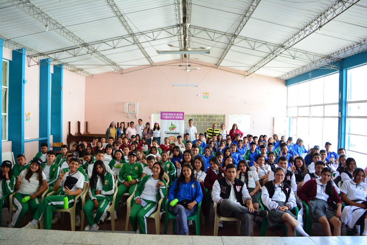 ¡Llegamos hasta #Guaca!🤩Más de 120 estudiantes participaron en el proyecto de Liderazgo Transformador en entornos educativos de la Secretaría de la Mujer, en la Institución Educativa ITANSS de este municipio, en el que se trataron temas cómo: 👇🏻