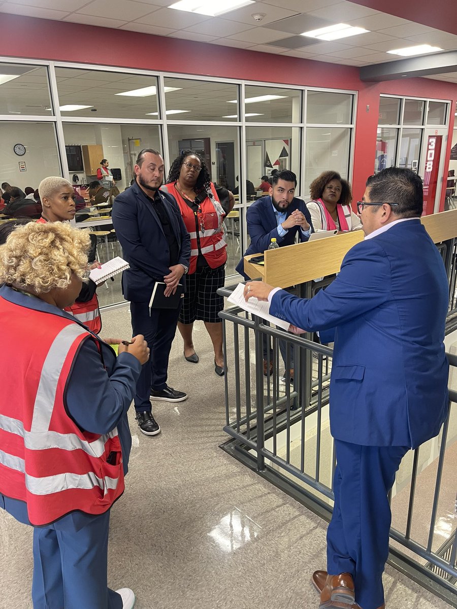 Dr_JDavila's tweet photo. Austin HS 💚 at Furr HS ♥️ today!  It was indeed a great collaboration and visit! 🌟🌟@HISDCentral https://t.co/vqvO3FE2nr