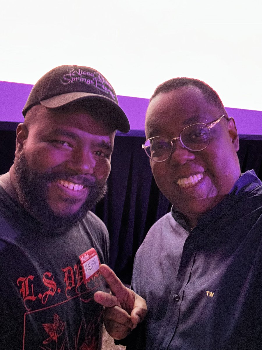 KevinCarewBynoe's tweet photo. Education Evangelist 🤝🏿 Creative Cloud Evangelist

Great meeting you at the #adobe Photoshop Town Hall @terryleewhite
#lifeatadobe https://t.co/RMTY7htRVm