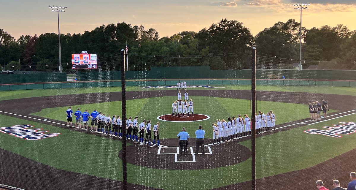 𝐅𝐢𝐫𝐬𝐭 𝐧𝐢𝐠𝐡𝐭 𝐨𝐧 𝐭𝐡𝐞 𝐭𝐮𝐫𝐟.

Lady Patriots playing back on campus on the new turf field tonight.