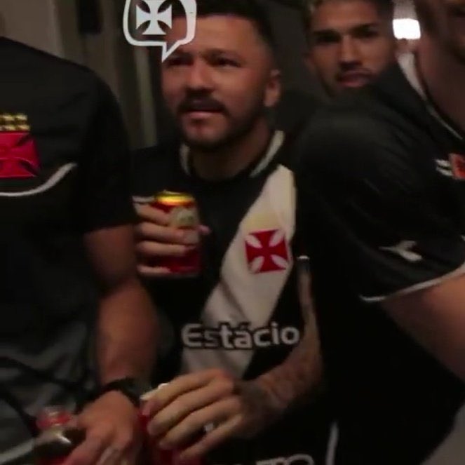 vascaodazoeira's tweet photo. QUEM NÃO TÁ ASSIM AGORA É MALUCO https://t.co/ee6yMkz58q