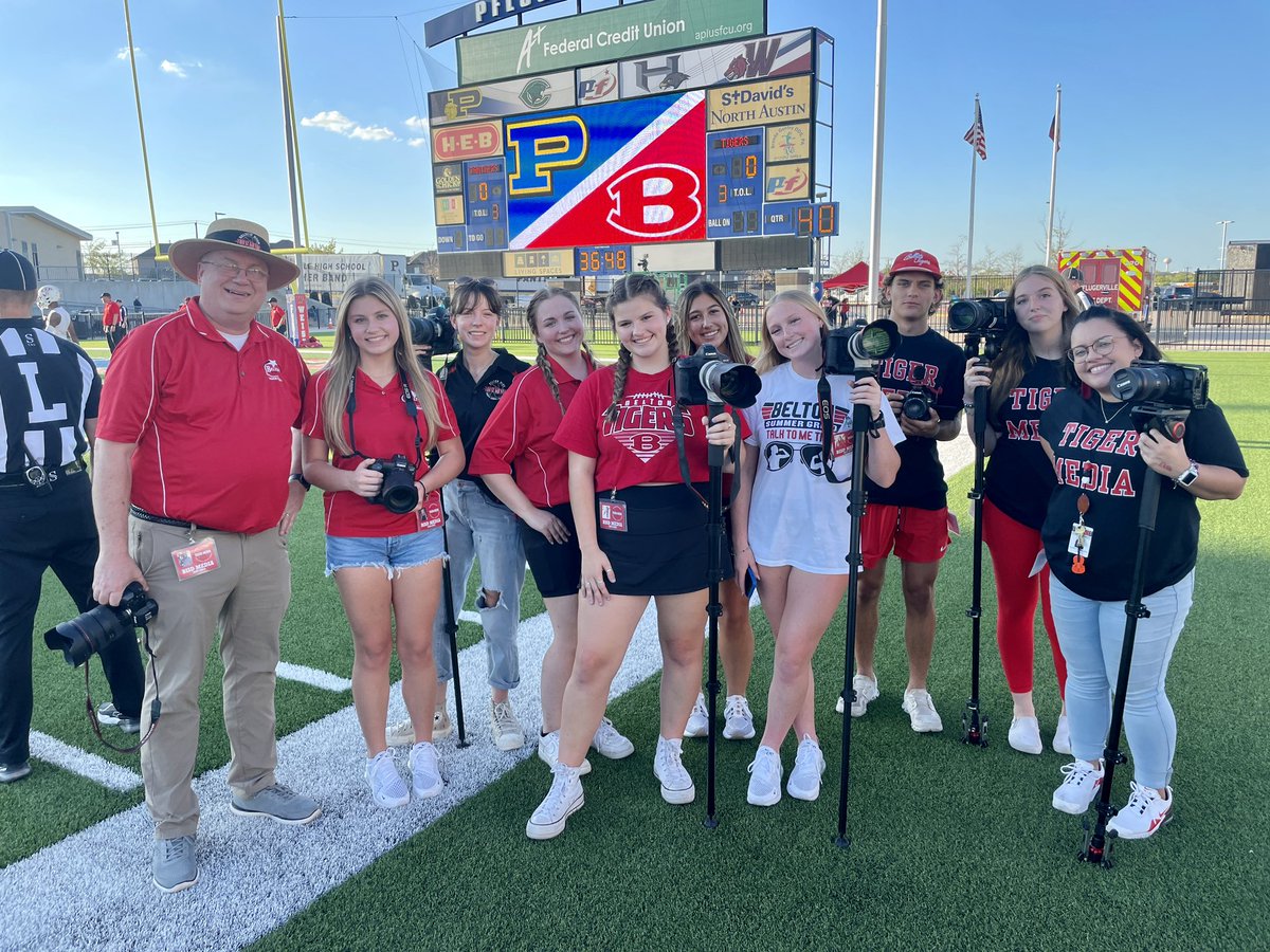 randypittenger's tweet photo. 🅱️🐅🏈BELTON TIGERS🏈🐅🅱️
Plenty of support for our Tigers at the Pfield! #BeltonCheer #MagicBelles #TigerMedia #TigerSportsMed
Belton vs Pflugerville
#GoTigers #BigRedCommunity
#ILoveBelton https://t.co/jpvVs0G1Lq