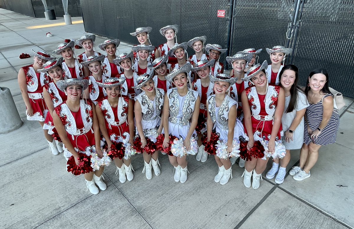randypittenger's tweet photo. 🅱️🐅🏈BELTON TIGERS🏈🐅🅱️
Plenty of support for our Tigers at the Pfield! #BeltonCheer #MagicBelles #TigerMedia #TigerSportsMed
Belton vs Pflugerville
#GoTigers #BigRedCommunity
#ILoveBelton https://t.co/jpvVs0G1Lq