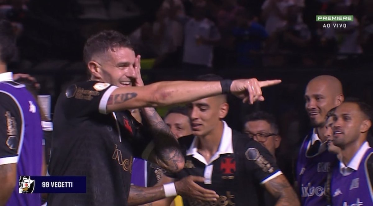 newscolina's tweet photo. Pablo Vegetti com a camisa do Vasco da Gama:

• 7 jogos
• 6 gols
• 1 assistência

CRAQUE! https://t.co/SFiSdzciip