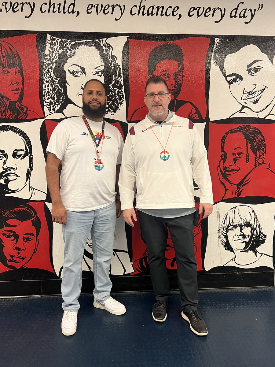 NEHSYearbooks's tweet photo. Thank you Dr. Smith and the peer counseling students for hosting this incredible moment of peace in the North Hall today! #PeaceWeek2023 #GoWithPeace https://t.co/9GtyF6b9so